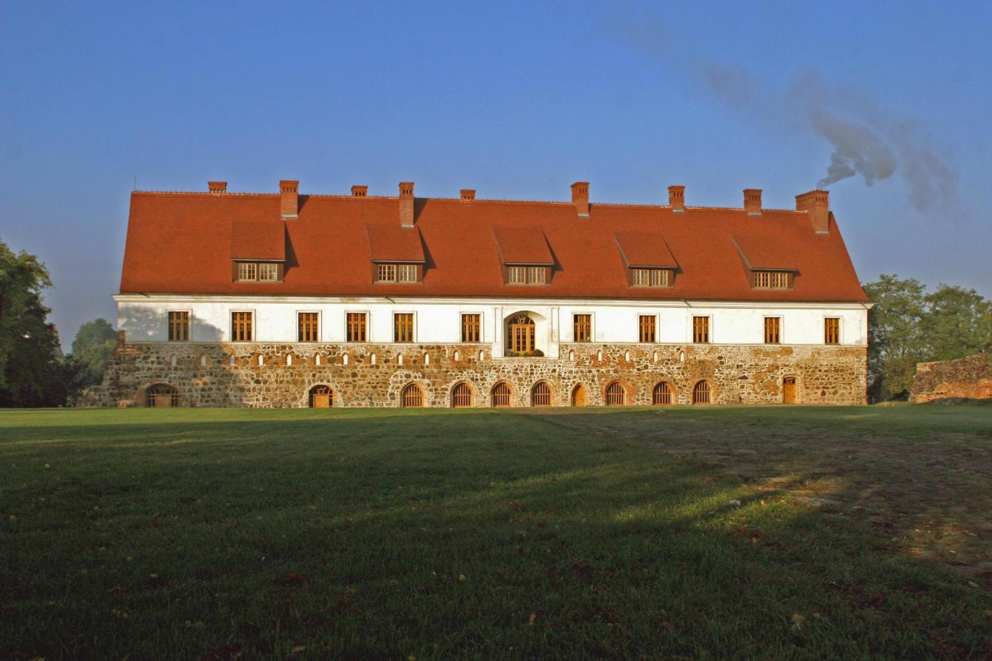 Klasztor Cedynia Hotel ภายนอก รูปภาพ
