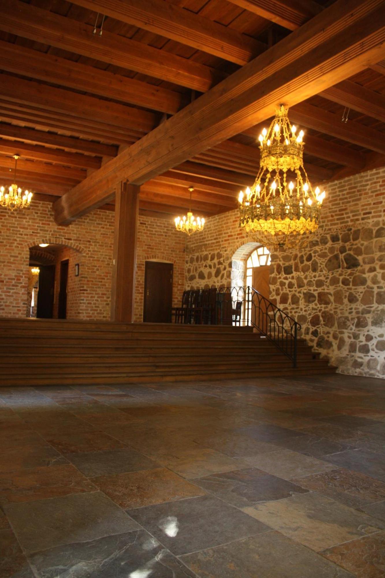 Klasztor Cedynia Hotel ภายนอก รูปภาพ
