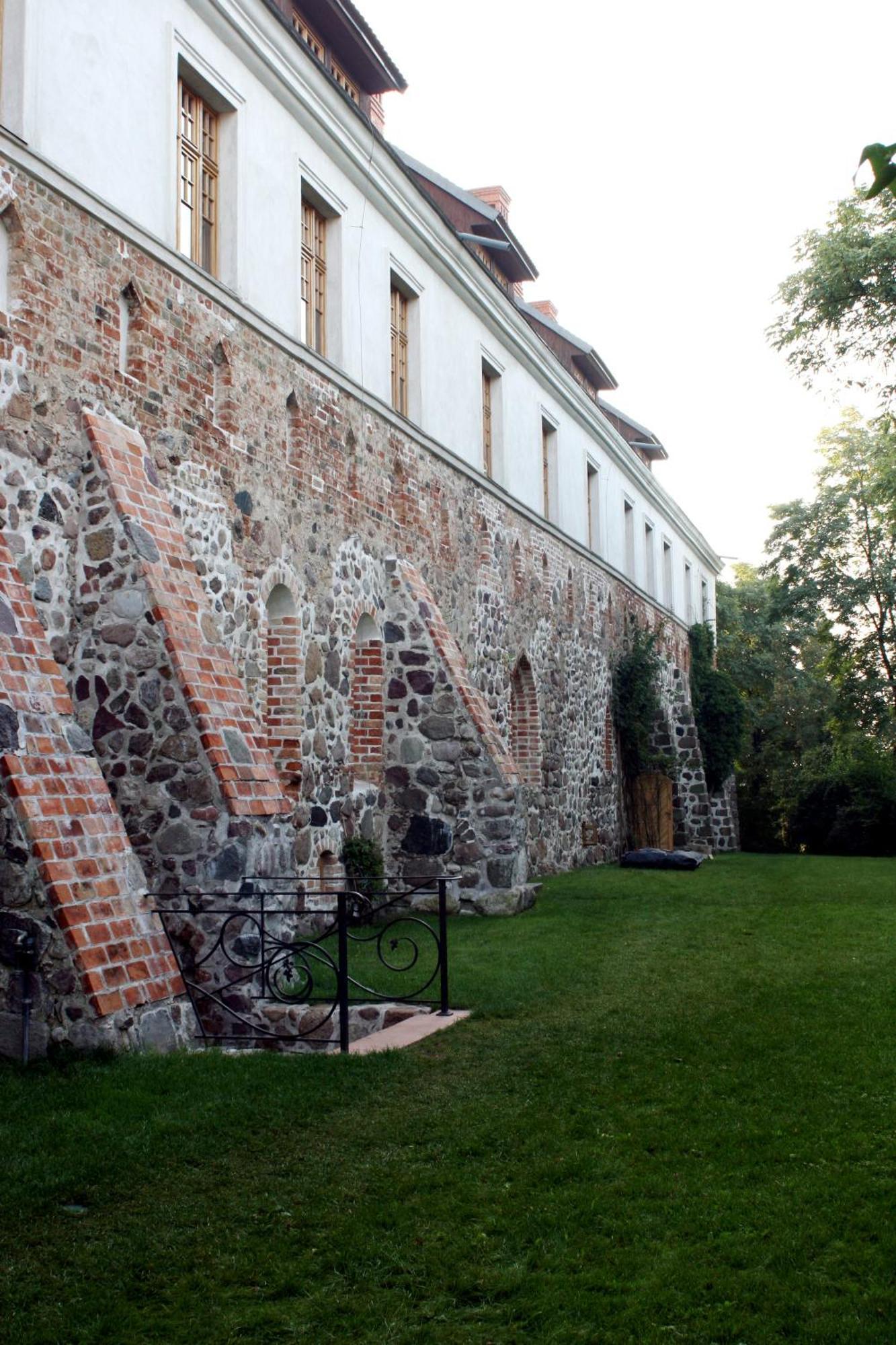 Klasztor Cedynia Hotel ภายนอก รูปภาพ